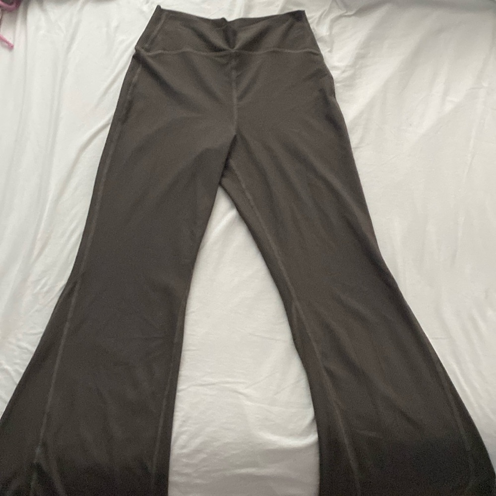 Old Navy Active Flared leggings S/ Petite